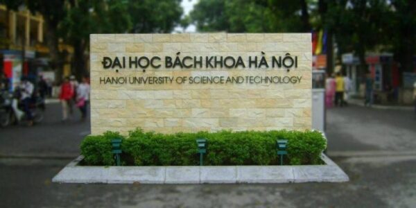 Đá bóc vàng ốp cổng trường Đại học Bách Khoa Hà Nội